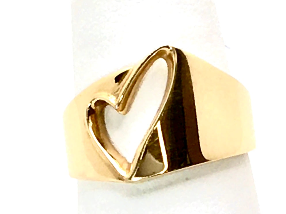 The Apex Signet — Yellow Gold Open-Heart Statement Ring